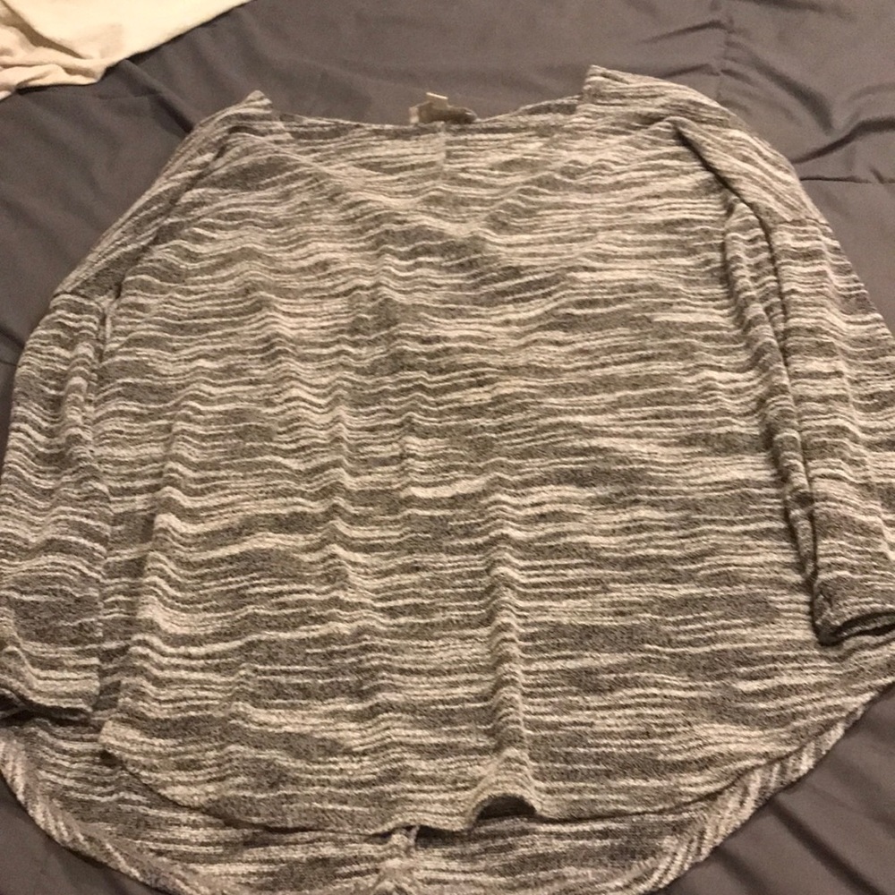Sheer sweater light wear